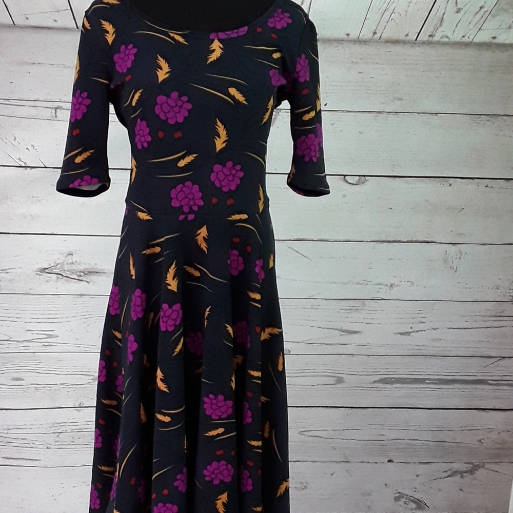 Lularoe Nicole Dress Medium M LLR Black Flowers